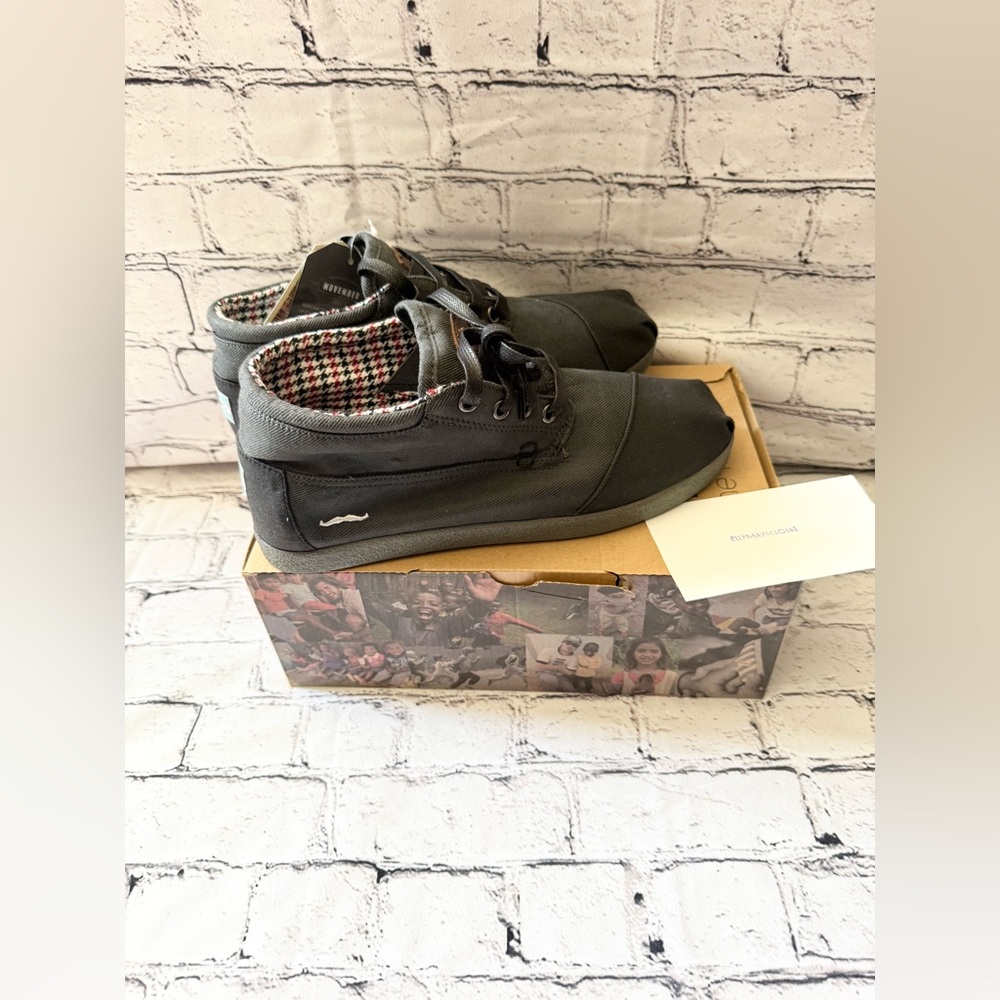 Tom’s. Botas. No shave Movember. Size 10